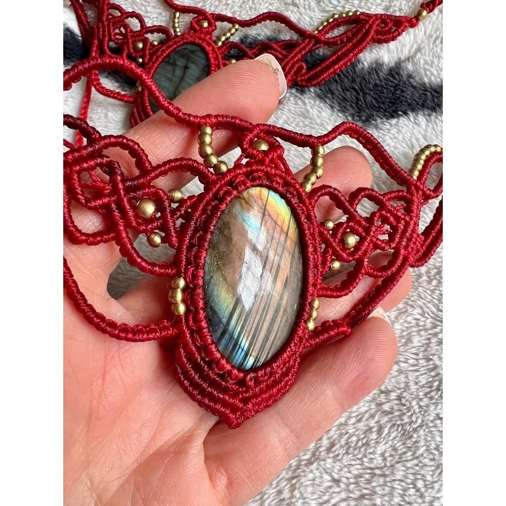 Waxed Hemp Artisan Flash Labradorite Necklace - Picture 4 of 7